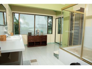 VENDO CASA CAMPESTRE 2.100 m2 EN CIRCASIA QUINDIO