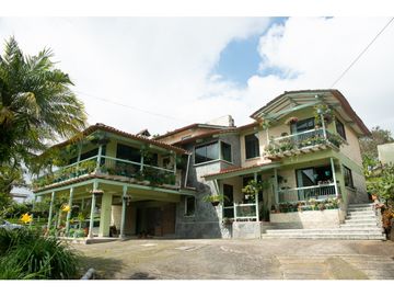 VENDO CASA CAMPESTRE 2.100 m2 EN CIRCASIA QUINDIO