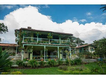 VENDO CASA CAMPESTRE 2.100 m2 EN CIRCASIA QUINDIO