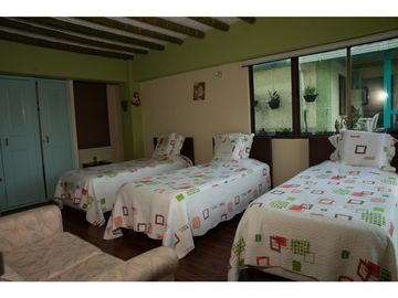 VENDO CASA CAMPESTRE 2.100 m2 EN CIRCASIA QUINDIO