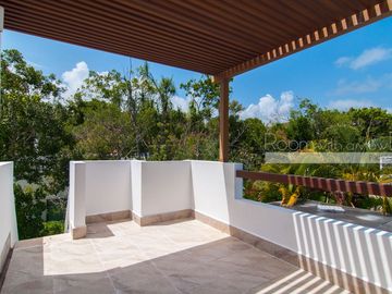 Tao Townhouse Garden Level