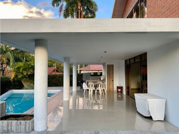 VENTA CASA CON PISCINA PRIVADA EN CONJUNTO CERRADO CERRITOS PEREIRA