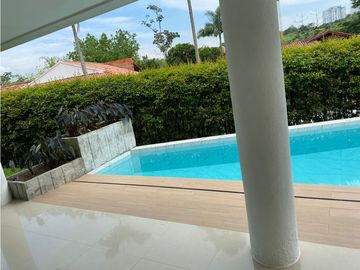 VENTA CASA CON PISCINA PRIVADA EN CONJUNTO CERRADO CERRITOS PEREIRA