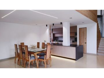 VENTA CASA CON PISCINA PRIVADA EN CONJUNTO CERRADO CERRITOS PEREIRA