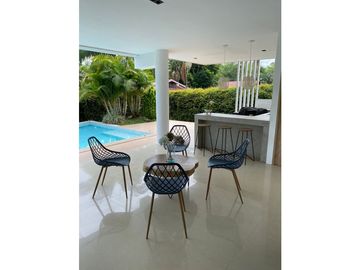 VENTA CASA CON PISCINA PRIVADA EN CONJUNTO CERRADO CERRITOS PEREIRA