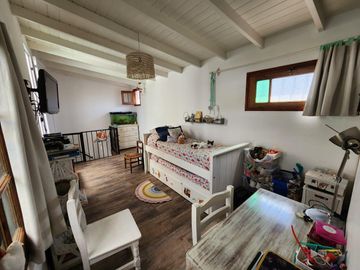 Venta CASA de 2 dormitorios, patio, terraza. Beccar
