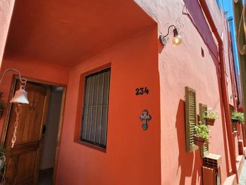 Venta CASA de 2 dormitorios, patio, terraza. Beccar