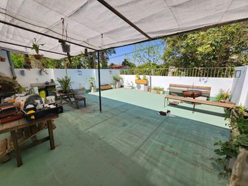 Venta CASA de 2 dormitorios, patio, terraza. Beccar