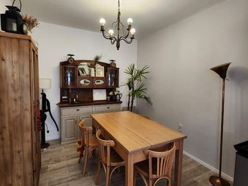 Venta CASA de 2 dormitorios, patio, terraza. Beccar