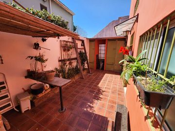 Venta CASA de 2 dormitorios, patio, terraza. Beccar