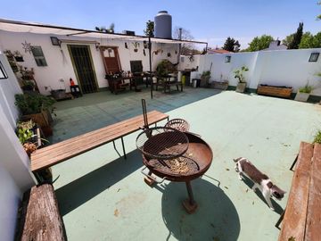 Venta CASA de 2 dormitorios, patio, terraza. Beccar