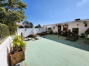 Venta CASA de 2 dormitorios, patio, terraza. Beccar