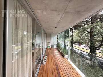 Olivos,  venta  -Monoambiente con balcón - 55 mts amenities