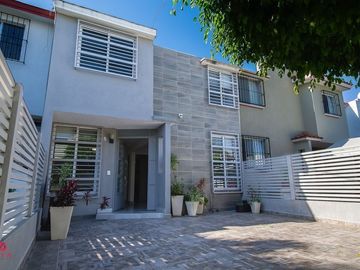 CASA EN VENTA EN RESIDENCIAL GUADALUPE , ZAPOPAN.