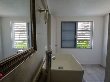 CASA EN VENTA EN RESIDENCIAL GUADALUPE , ZAPOPAN.
