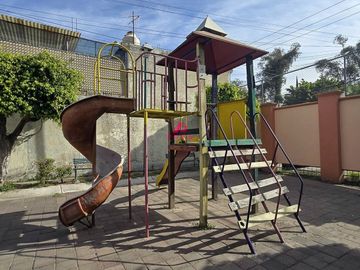 CASA EN VENTA EN RESIDENCIAL GUADALUPE , ZAPOPAN.