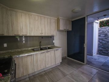 CASA EN VENTA EN RESIDENCIAL GUADALUPE , ZAPOPAN.