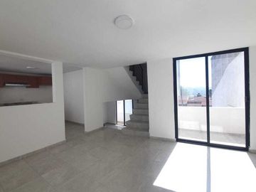 CASA EN VENTA CON SEGURIDAD EN LOMAS DE VALLE DORADO, TLALNEPANTLA DE BAZ