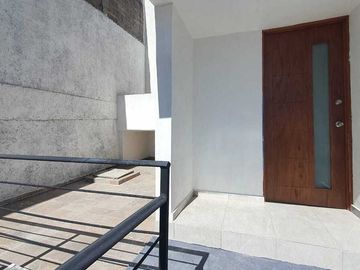 CASA EN VENTA CON SEGURIDAD EN LOMAS DE VALLE DORADO, TLALNEPANTLA DE BAZ