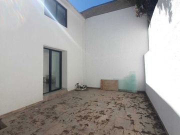 CASA EN VENTA CON SEGURIDAD EN LOMAS DE VALLE DORADO, TLALNEPANTLA DE BAZ
