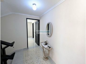 Se vende casa independiente en Villa Santos