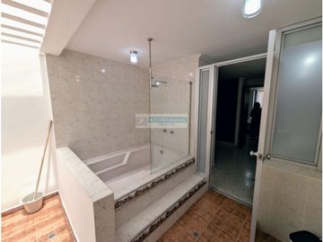 Se vende casa independiente en Villa Santos