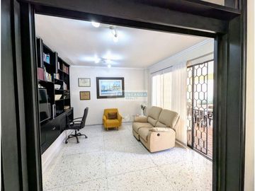 Se vende casa independiente en Villa Santos