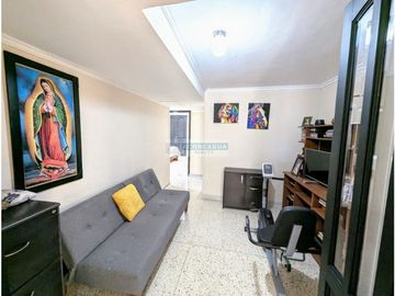 Se vende casa independiente en Villa Santos