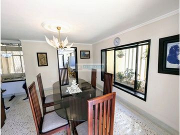 Se vende casa independiente en Villa Santos