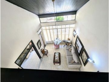 Se vende casa independiente en Villa Santos