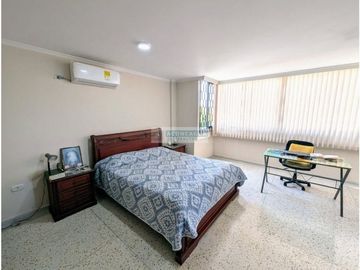 Se vende casa independiente en Villa Santos