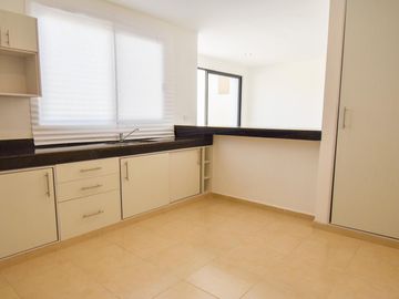 Casa de 3 recámaras en venta dentro de privada en Conkal