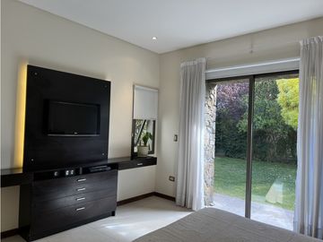 Venta de casa en Chacras de Coria