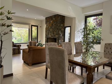 Venta de casa en Chacras de Coria
