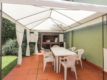 CASA EN VENTA EN RAMOS MEJÍA 6 AMBIENTES