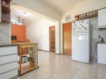 CASA EN VENTA EN RAMOS MEJÍA 6 AMBIENTES