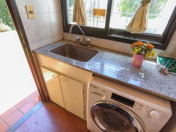 CASA EN VENTA EN RAMOS MEJÍA 6 AMBIENTES