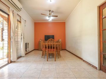 CASA EN VENTA EN RAMOS MEJÍA 6 AMBIENTES