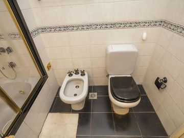 CASA EN VENTA EN RAMOS MEJÍA 6 AMBIENTES