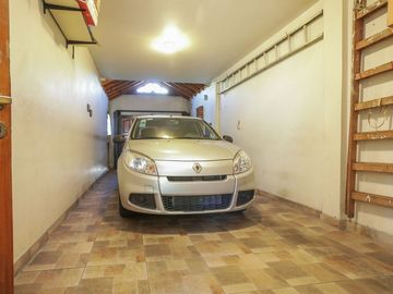 CASA EN VENTA EN RAMOS MEJÍA 6 AMBIENTES