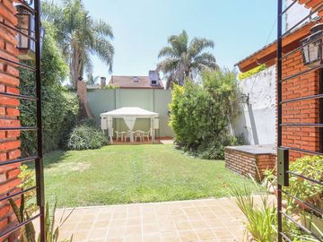 CASA EN VENTA EN RAMOS MEJÍA 6 AMBIENTES