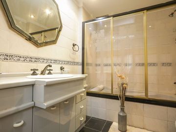 CASA EN VENTA EN RAMOS MEJÍA 6 AMBIENTES