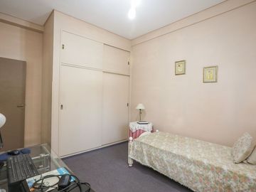 CASA EN VENTA EN RAMOS MEJÍA 6 AMBIENTES