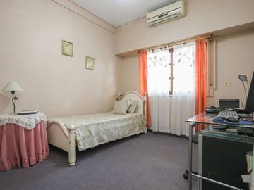 CASA EN VENTA EN RAMOS MEJÍA 6 AMBIENTES