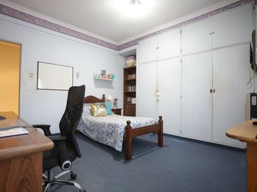CASA EN VENTA EN RAMOS MEJÍA 6 AMBIENTES
