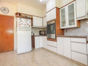 CASA EN VENTA EN RAMOS MEJÍA 6 AMBIENTES