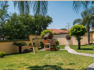 Casa en VENTA Portal del Huajuco AMUEBLADA