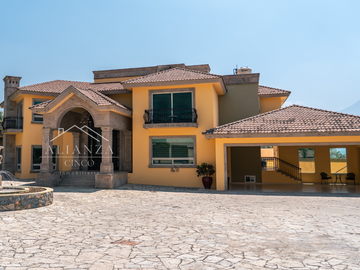Casa en VENTA Portal del Huajuco AMUEBLADA
