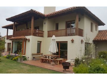 Amplia Casa en Bosques de Montemar