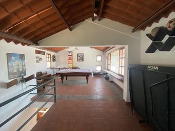 HERMOSA QUINTA EN VENTA SECTOR MARIANITAS DE CALDERON